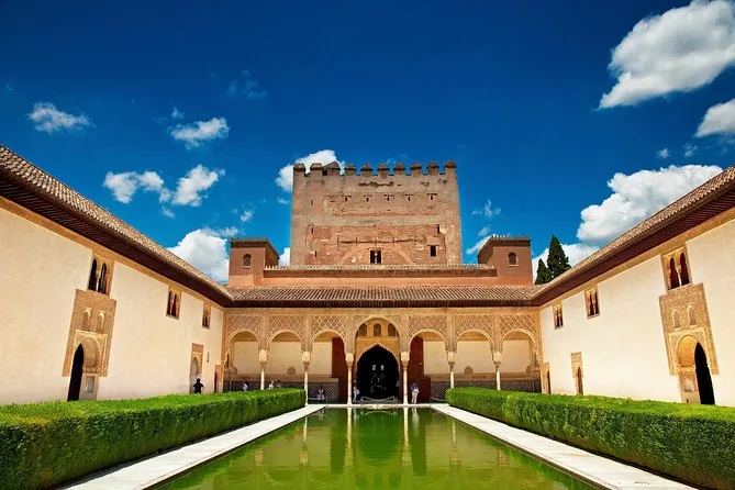 Small-Group Alhambra Tour with Nasrid Palaces